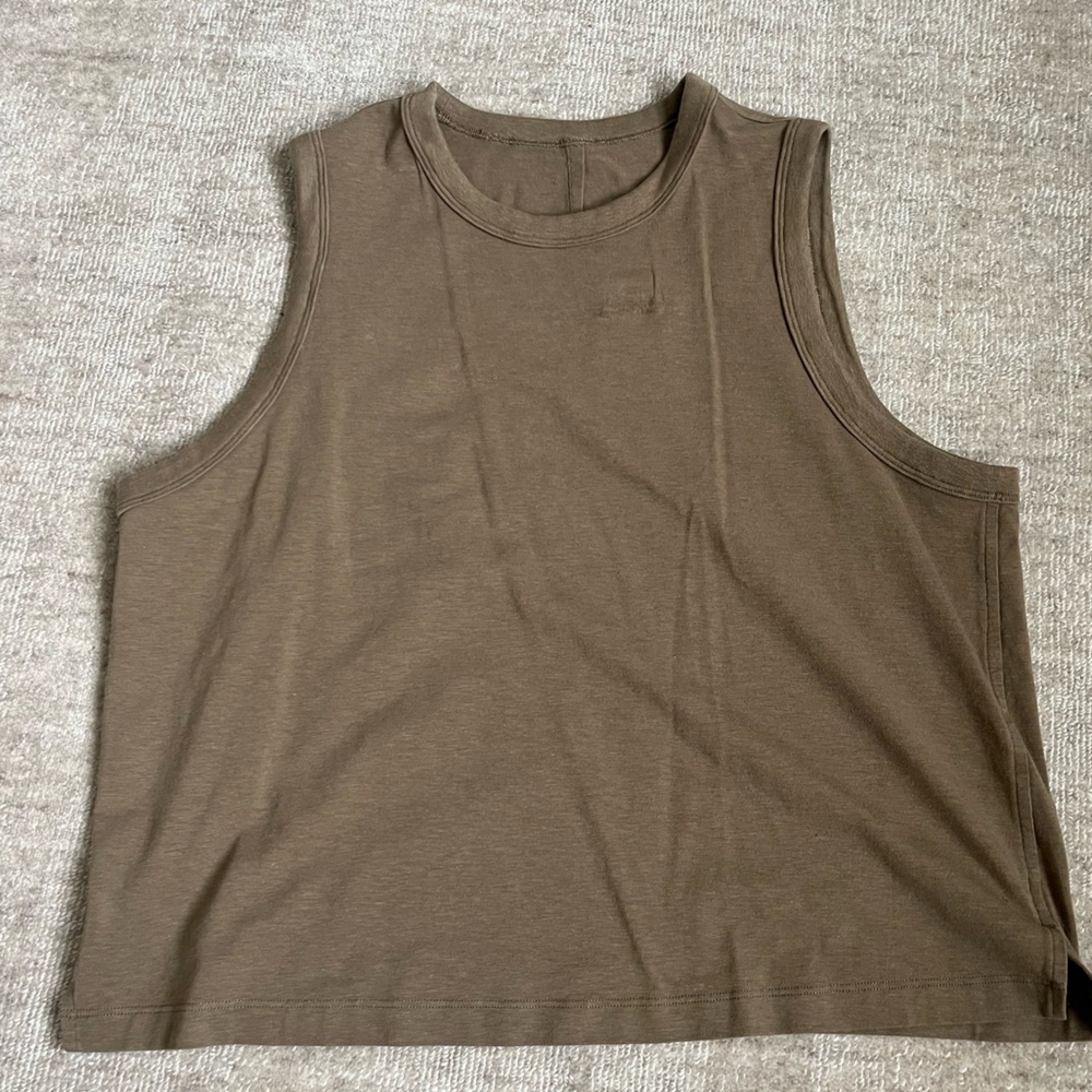 Lululemon women’s cotton cropped tee